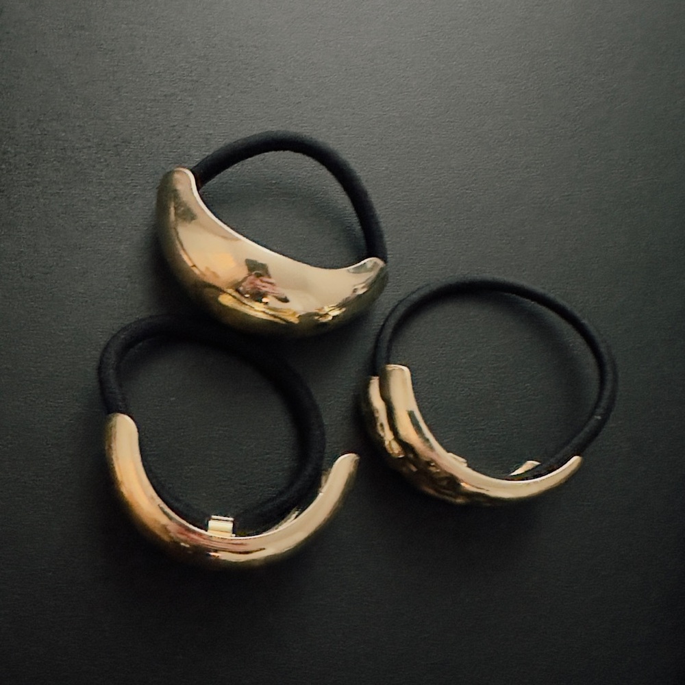 Gold Hair Accessory Set - Picture 2 of 3
